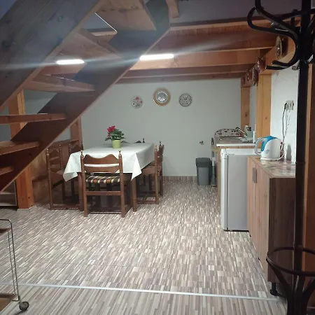 Nemeth Vendeghaz -torkos Fogado * Ibrany