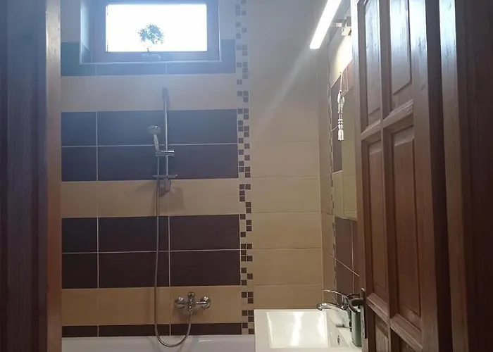 Nemeth Vendeghaz -torkos Fogado Lejlighed Ibrany